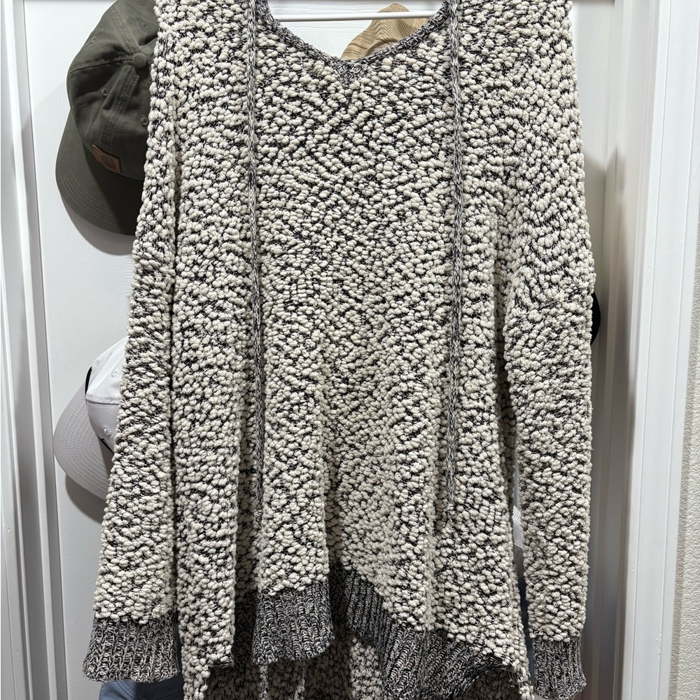 Miracle Hooded Textured Knit in Black and White